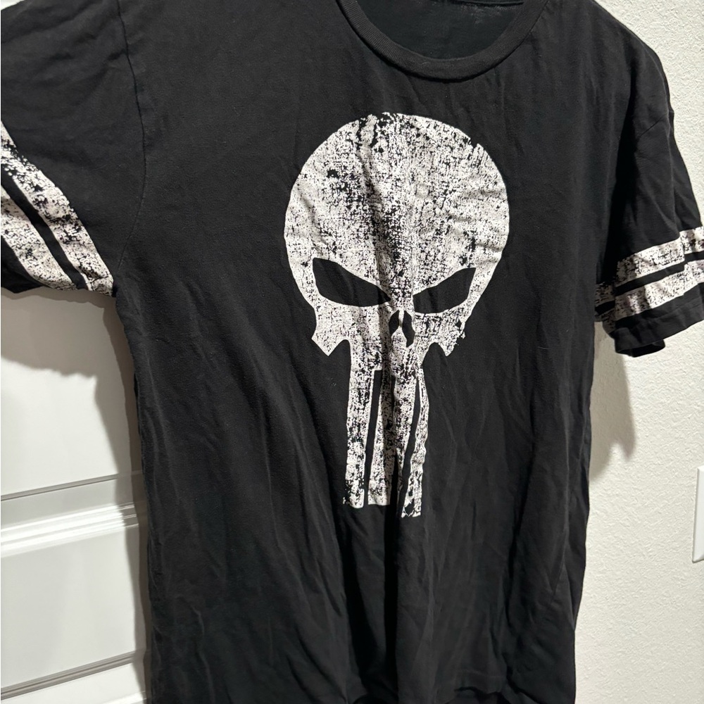 Black T-Shirt with Skull Graphic, medium